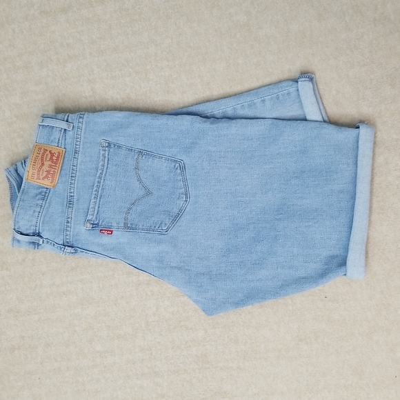 Levi's Classic Bermuda Shorts Size 29 - Picture 1 of 8